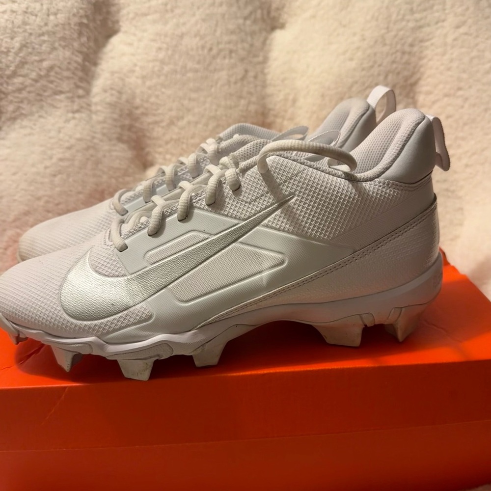 Nike White Sports Cleats